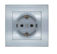 1062164 Розетка 1-м СП Бриллиант с заземл. серебр. UNIVersal 7949872
